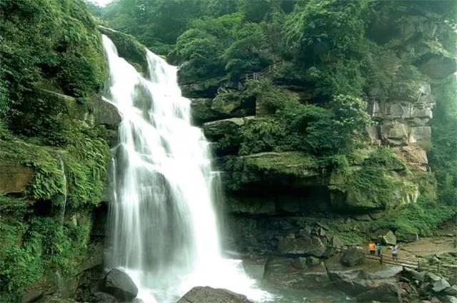 腰椎间盘突出（中央型）不手术会瘫痪吗？游戏画面